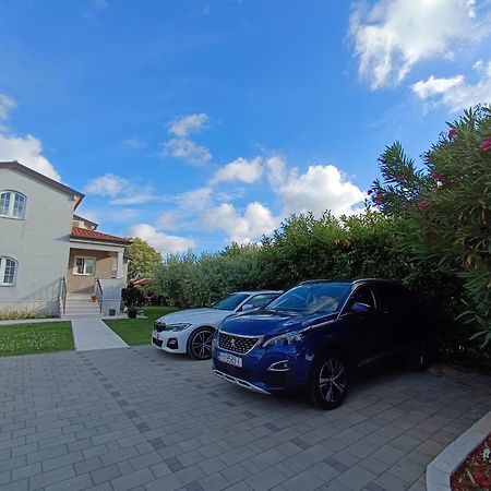 Apartman Ika 乌马格 外观 照片