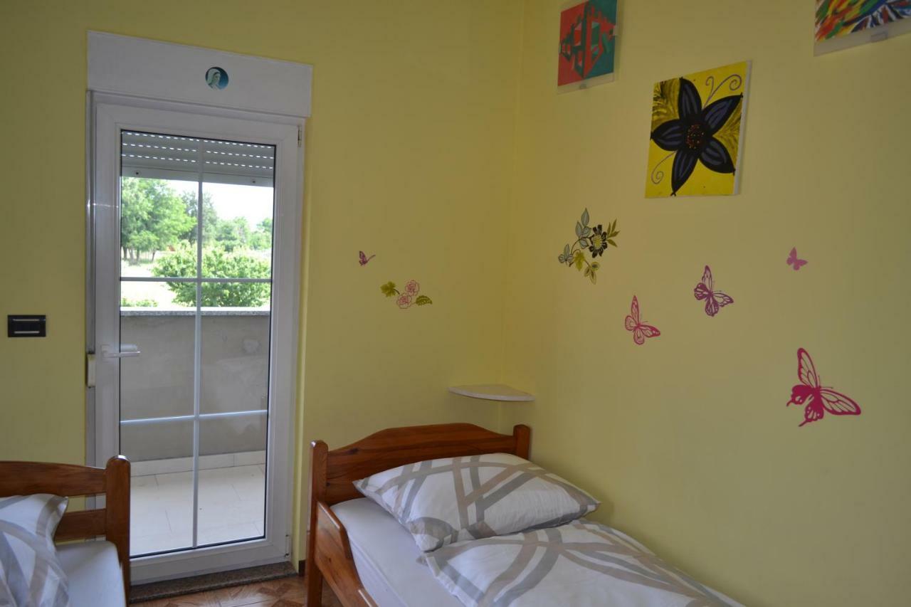Apartman Ika 乌马格 外观 照片