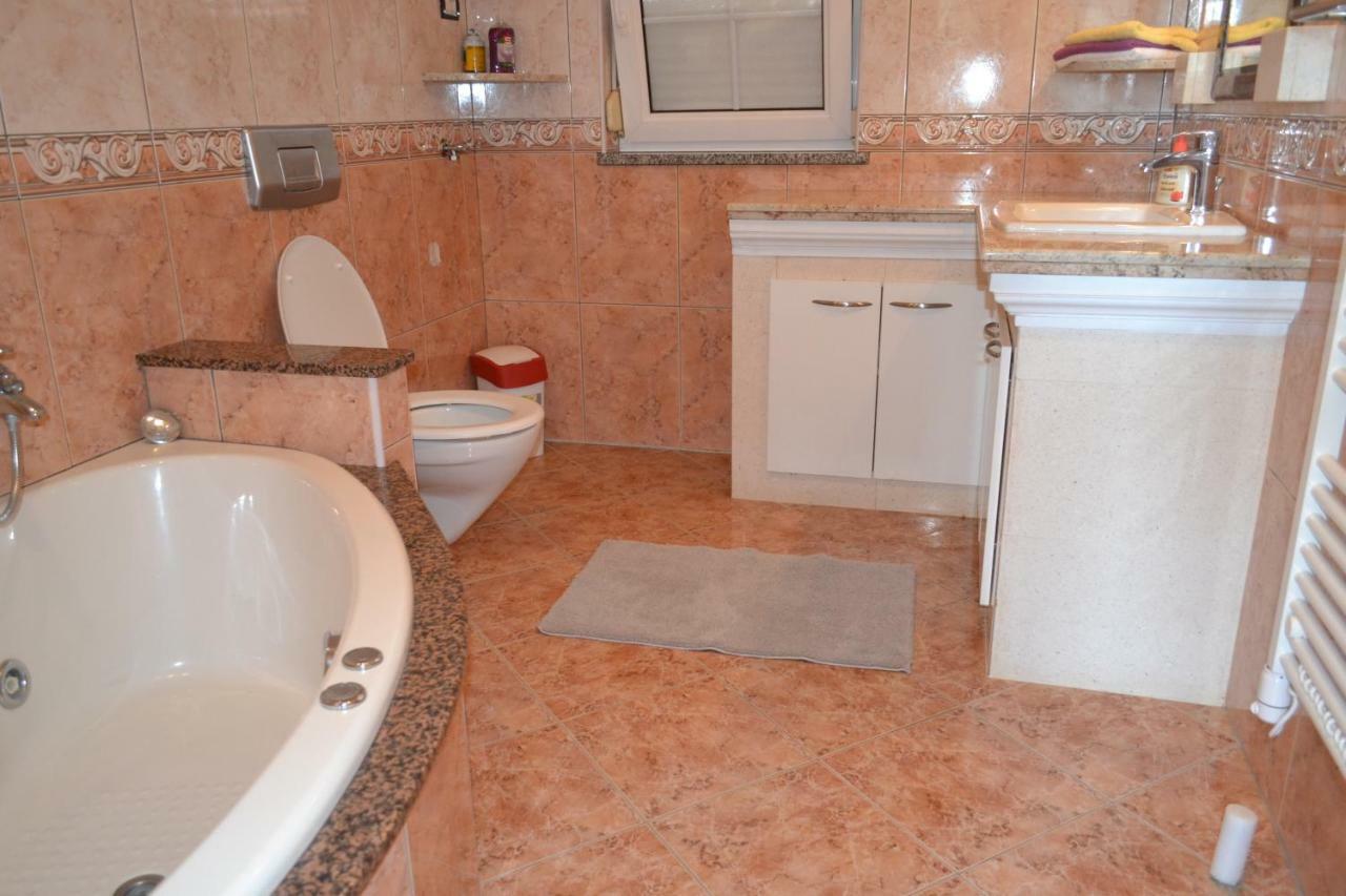 Apartman Ika 乌马格 外观 照片